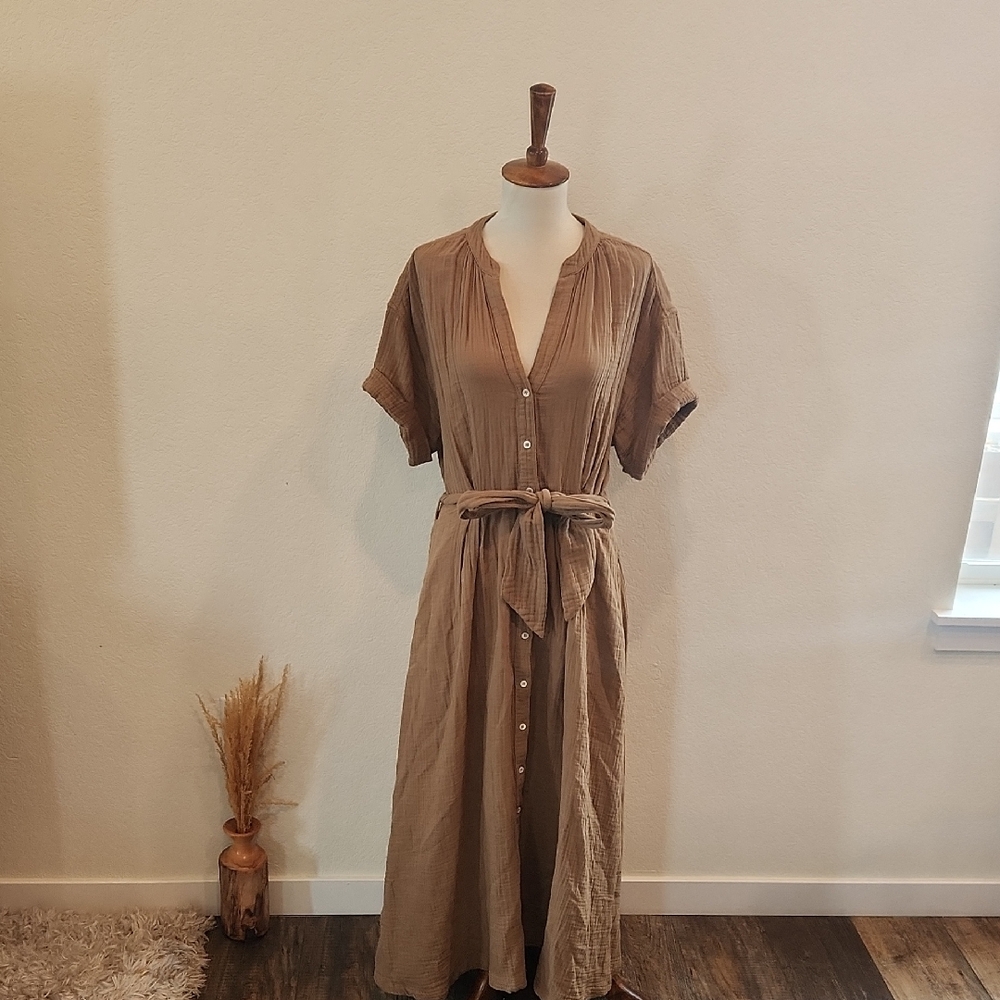 Xirena Elegant Brown Button-Down Midi Dress
